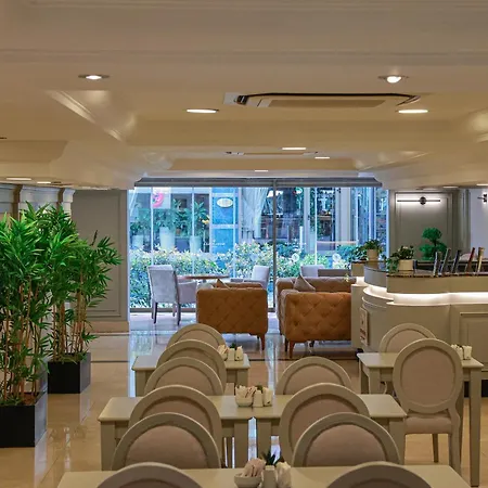 Nova Plaza Park Hotel 4*