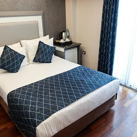 Nova Plaza Park Hotel