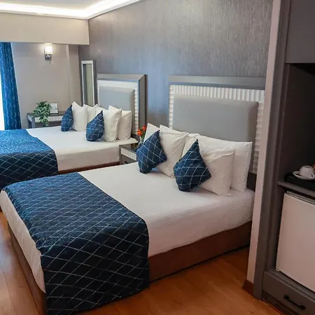 Nova Plaza Park 4*