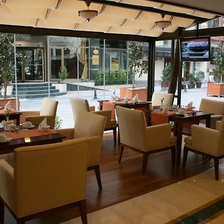 Nova Plaza Park Hotel